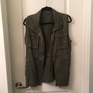 Tildon Army green vest!